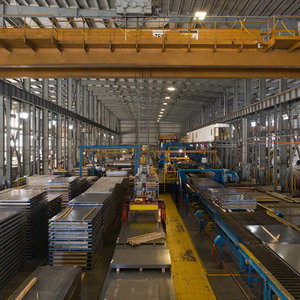 Atelier à structure en acier à poutres libres et à pignon haut, résistant aux tremblements de terre, pour <span class=keywords><strong>ligne</strong></span> de production d'assemblage de véhicules électriques - Product Image 1