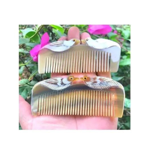 Peigne en corne naturelle fabriqué à la main pour coiffer les cheveux en véritable peignes en corne de buffle peigne de massage pour dames - Product Image 4