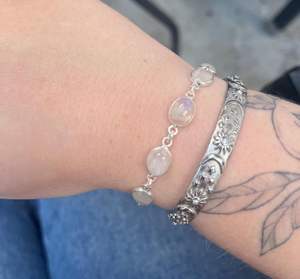 กำไลข้อมือเงินรูปวงรีสีรุ้ง925เงินสเตอร์ลิงสร้อยข้อมือเงินแบบปรับได้ของขวัญ - Product Image 1