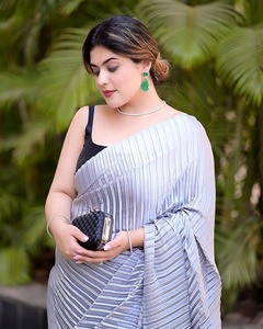 ผ้าคอตตอนเนื้อละเอียดของ Chinon สำหรับงานแต่งงานแบบซักได้มีหลายสีเรียบอินเดียดีไซน์ประณีต - Product Image 4