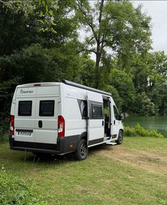 Autocaravana de Techo Alto 4X4 para Viajes - Product Image 4