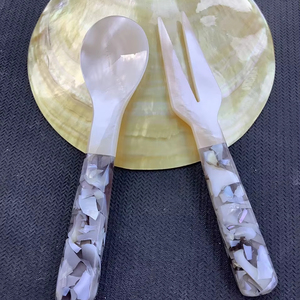 Ensemble de cuillères et fourchettes en nacre du Vietnam: ustensiles faits à la main pour la gastronomie et le marché mondial 99 Gold Data - Product Image 1