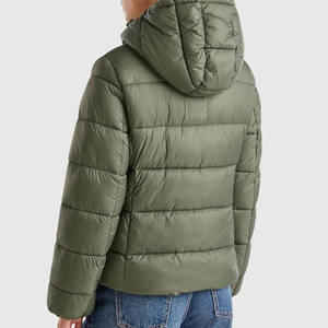 Veste matelassée respirante de haute qualité pour femmes Design à fermeture éclair tendance avec doublure en nylon Vêtements en maille Vestes matelassées - Product Image 2