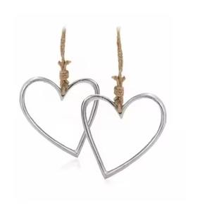 Ornements suspendus en forme de coeur en métal Décoration d'arbre de Noël faite à la main Décoration de fête très demandée - Product Image 1