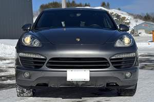 SUV de taille moyenne ultra-luxueux d'occasion 2024, véhicule utilitaire haut de gamme à 7 places avec des caractéristiques de confort avancées - Product Image 5