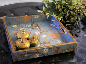 Nouvel arrivage Plateau décoratif écologique en rotin pour la décoration de la maison en bois et en métal avec poignée en laiton et émail de couleur - Product Image 2