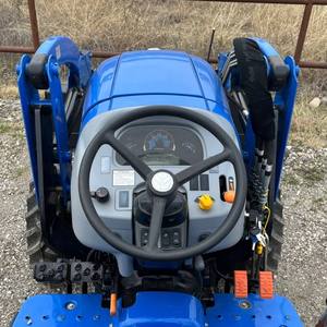 Chargeuse sur pneus New Holland Workmaster 35, tracteur agricole 4x4 avec godet frontal - Product Image 3