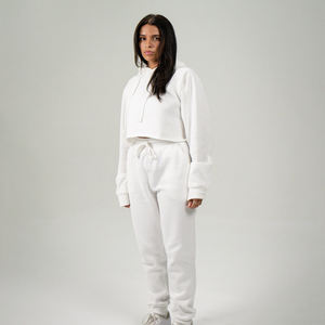 ชุดวอร์มครอปท็อปผ้าฟลีซคอตตอนคุณภาพสูงสำหรับผู้หญิง สไตล์ลำลอง สีพื้น สำหรับฤดูหนาว ราคาโรงงาน รับผลิตแบบ OEM - Product Image 3