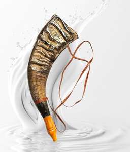 แก้วเขาสัตว์แกะสลักลายวิกิ้ง ราคาขายส่ง ดีไซน์เท่ห์ ทนทาน ทำจากเขาควาย/วัว เหมาะสำหรับงานปาร์ตี้และเทศกาลต่างๆ - Product Image 1