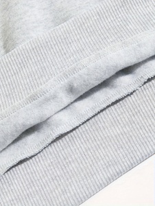 Sweat à capuche personnalisé pour homme avec logo brodé 3D et sérigraphié, collection automne, tailles variées, gaufrage, 100 % couleur unie, design avec poche - Product Image 3