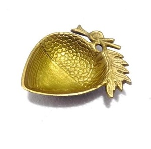 Plateaux faits à la main en aluminium de style or pour servir des aliments dans la cuisine de l'hôtel et du restaurant à la maison. - Product Image 4