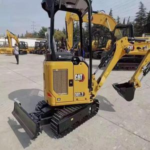 Livraison rapide de mini excavatrice sur chenilles CAT 301.7 CR d'occasion de 1 à 10 tonnes avec moteur central et composants de pompe - Product Image 1
