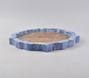 Plateau de service rond de luxe fait à la main avec une bordure festonnée en incrustation d'os bleu vif et une base en bois texturé naturel de qualité supérieure - Product Image 6