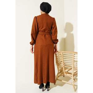 Robe à fléchettes avec ceinture Tan - Product Image 1