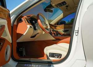 SEDÁN DE LUJO DE ALTO RENDIMIENTO USADO 2022 CON INTERIOR PREMIUM - Product Image 3