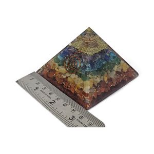 Orgonite de style religieux fait à la main Premium 7 Chakra Energy Pyramid avec pierre précieuse d'agate et géométrie sacrée pour Reiki et méditation - Product Image 1