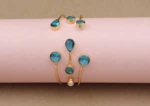 Elegante pulsera de oro de 18K con piedras preciosas en forma de lágrima Exquisita pieza de joyería de lujo con un impresionante - Product Image 3