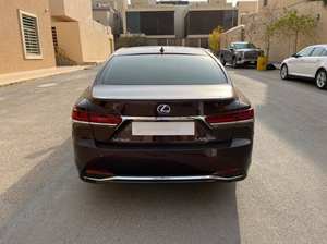 Véhicule d'occasion R21 V6 2024, conduite à gauche, sièges en cuir, pneus R17, toit ouvrant automatique, caméra de recul 360°, Euro IV, 5 places, écran tactile - Product Image 5