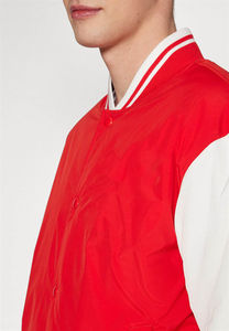 Veste universitaire en laine rouge personnalisée en gros pour hommes, type de fermeture bouton, poches, veste de baseball universitaire, veste bomber - Product Image 6