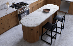 Plans de travail de cuisine et salle de bain sur mesure en quartz artificiel Calacatta Carrara, écologiques, résistants au feu, garantie 1 an, préfabriqués et prédécoupés - Product Image 1