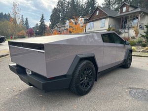 2024 Tesla cybertruck AWD ไฟฟ้า Sedan จัดส่งฟรีกล่องเกียร์อัตโนมัติแสงหนังภายในแบตเตอรี่ลิเธียม114 Mi 100 km