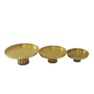 Support à gâteau décoratif de style moderne pour événements, célébrations de Noël, avec dôme en verre pour bar - Product Image 4