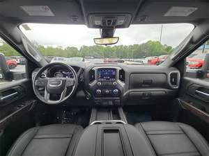 Sierra 2500 Denali 2022 Usada en Buen Estado, Volante a la Izquierda - Product Image 2