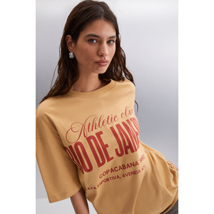 T-shirt à col rond surdimensionné imprimé City Tema en coton biologique 100% pour femmes ETHIQUET MALIKA - Product Image 5