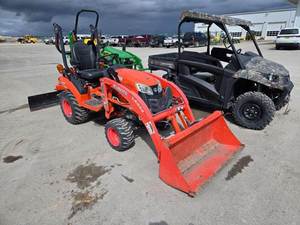 Tractor Subcompacto 4x4 BX2380 2019 - Motor y Bomba Versátiles de Alta Productividad para Uso Doméstico y Comercial - Product Image 3