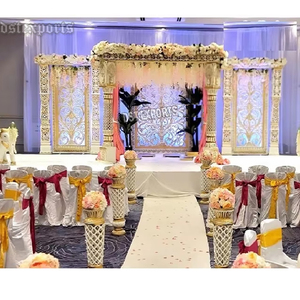 Mandap de mariage indien au design étonnant, décoré de piliers sculptés Jali, pour les mariages d'Inde du Sud, Mandapam de luxe pour mariages en intérieur au Royaume-Uni - Product Image 1