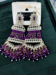 Boucles d'oreilles pendantes plaquées or pour mariage indien avec zircon, forme clochette ethnique, imitation perle en alliage - Product Image 2