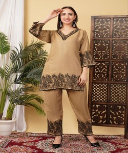 Ensemble coordonné en coton slub brodé FANCY TESLA, vêtement ethnique pour femmes, à porter au quotidien, séchage rapide, en stock - Product Image 1