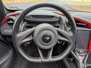 PERFECT 2022 Mc-Lar-en 72-0S Performance TRANSMISSION AUTOMATIQUE V8 CYLINDRES - Product Image 2