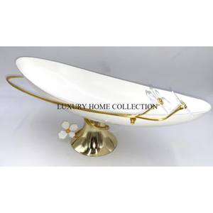 Bols de service rustiques en métal d'inspiration antique avec des formes audacieuses et uniques et un savoir-faire haut de gamme pour une ambiance vintage - Product Image 4