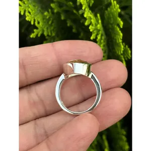 Bague Statement en Argent 925 avec Pierre de Soleil Naturelle, Sertie en Bezel, Coupe Géométrique, Bijou Fin pour Usage Quotidien - Product Image 6