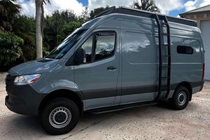 Auto Usado Confiable, Mercedes-Benz Sprinter 2500 4x4 2022 - Product Image 2