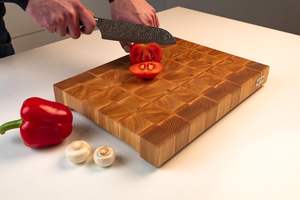 Tabla de cortar de madera y plato para servir: sostenible y duradero - Product Image 3