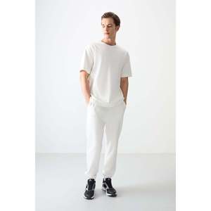 T-shirt basique pour homme Air Jones, écru, 100% coton, épais, doux, texturé, coupe ample - Modèle 88353 - Product Image 2