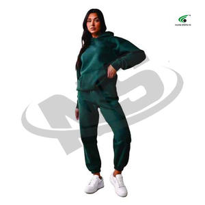 Wholesale Custom Women Tracksuit Premium Winter Collection <b>Hooded</b> Cotton Tracksuit Set Breathable Lightweight Sportswear - Product Image 4