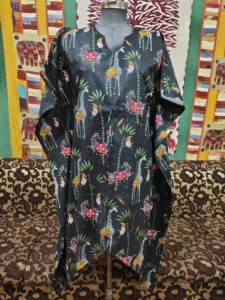 Robe caftan en coton noir pour femme, tenue de fête confortable en toutes saisons avec taille naturelle, tenue décontractée à imprimé animal de grande taille - Product Image 4