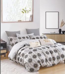 Juego de Sábanas de Alta Calidad de 135 g/m², Marca de Prestigio, Elegante, Tela Suave y Lisa para Uso Doméstico y Hotelero - Product Image 2