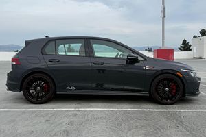 Volkswagen GTI 40e Anniversaire Édition 2023 Propre et Moderne - Product Image 3