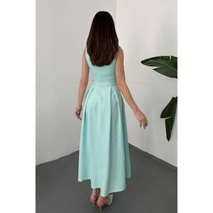 Vestido Turquesa con Cuello Halter y Corte Evase - Turquesa - Product Image 5