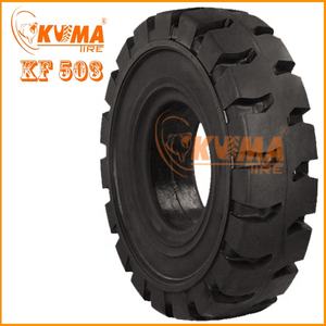 Meilleurs prix d'usine directement du Vietnam, pneus de chariot élévateur solides KUMA KF 503 700-12 de qualité supérieure, norme d'exportation, noir, 20 pieds - Product Image 1