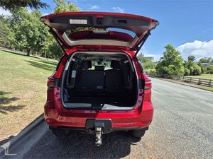 ÚLTIMO MODELO: <span class=keywords><strong>Toyota</strong></span> <span class=keywords><strong>Fortuner</strong></span> Limited 2.8DT 6AT 4WD SUV 2022 Usado, Limpio. Envío a Todo el Mundo. - Product Image 5