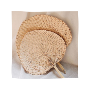 Abanicos de Bambú Hechos a Mano Personalizados, Productos de Alta Calidad Hechos en Vietnam - Product Image 1