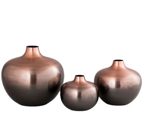 Fer Antique Bronze Fleur Vase Design Moderne En Vrac Quantité Décor De Fête pour La Maison Décoratif Table Décor Hôtel Fait Inde - Product Image 1