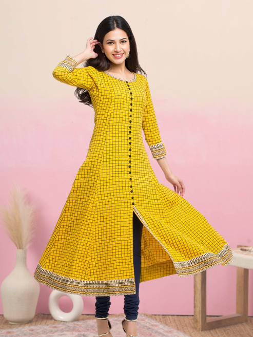 สีเหลือง