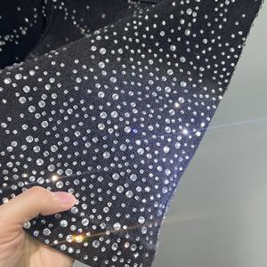 Pantalones cortos de mezclilla con parches bordados holgados personalizados, ropa de calle desgastada, pantalones cortos vaqueros Cargo con diamantes de imitación con múltiples bolsillos de Hip Hop para hombres - Product Image 1