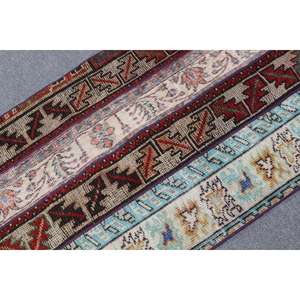 Alfombra Pequeña Vintage de 2.8x5.1 pies, Alfombra de Lana Turca con Estampado Animal Rojo - Product Image 4